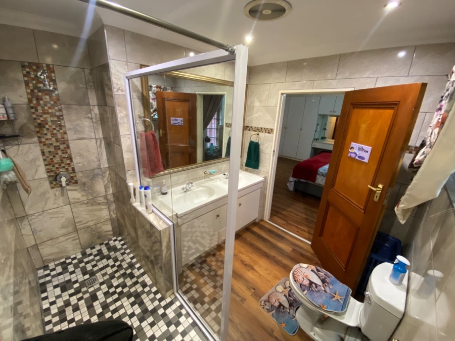 3 Bedroom Property for Sale in Protea Park North West